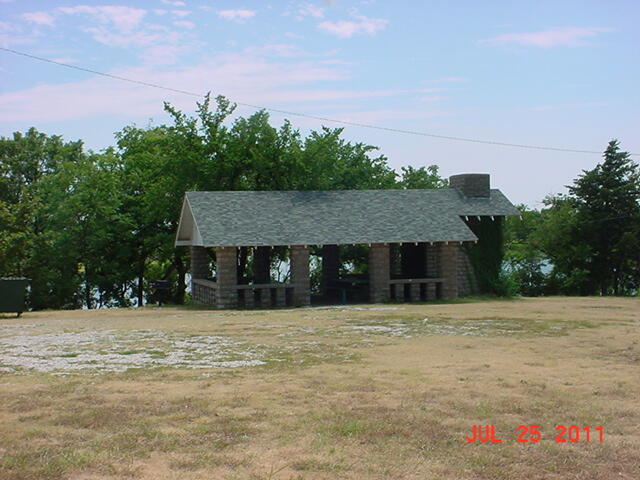 Howard Lake shelter house